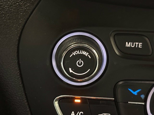 Used 2019 Black Jeep Latitude image 38