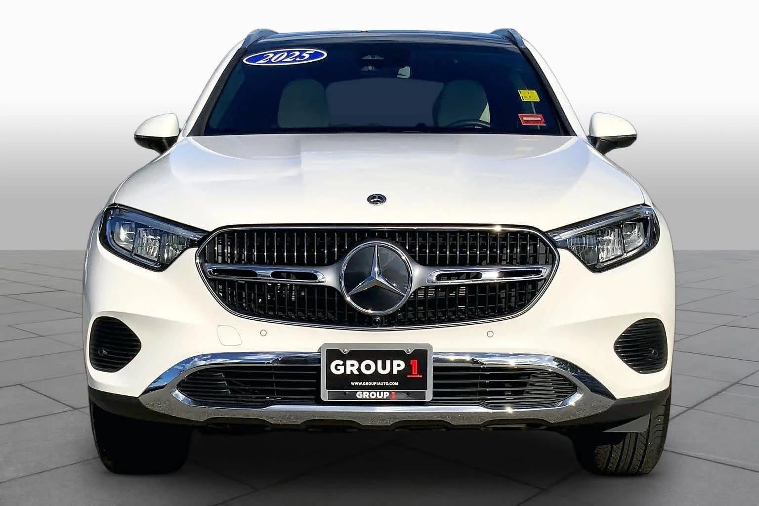 Certified Used 2025 Polar White Mercedes-Benz GLC 300 image 4