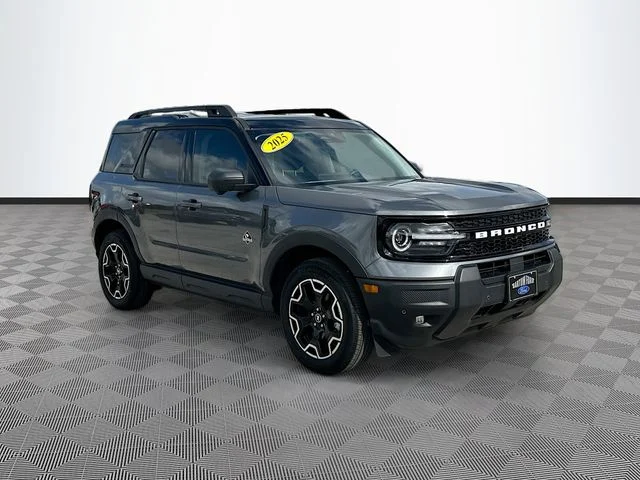 Used 2025 Gray Ford Outer Banks image 3