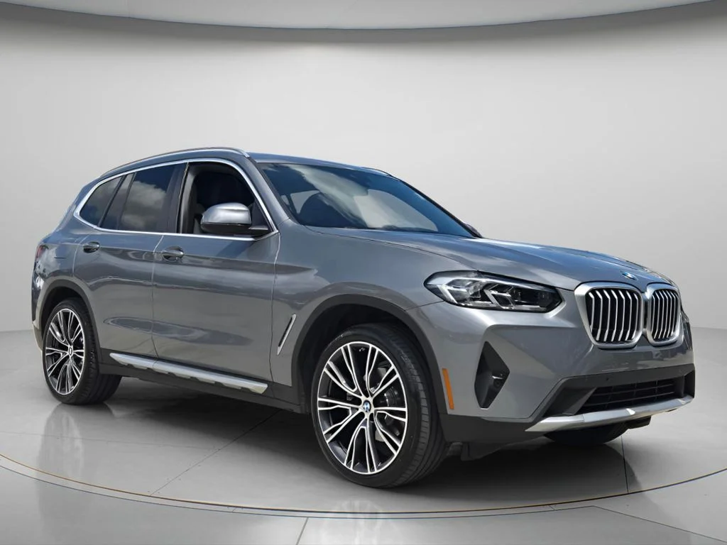 Used 2024 Gray BMW sDrive30i image 9