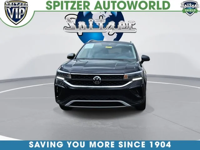 Used 2023 Black Volkswagen 1.5T SE image 4