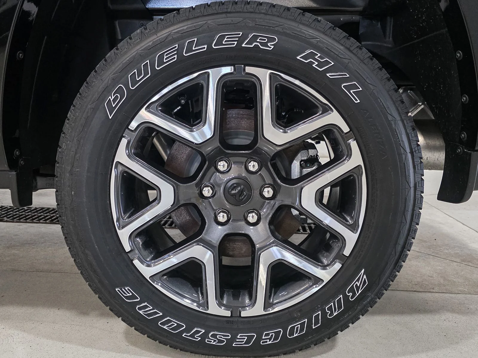 2026 RAM 1500 Laramie - Photo 18