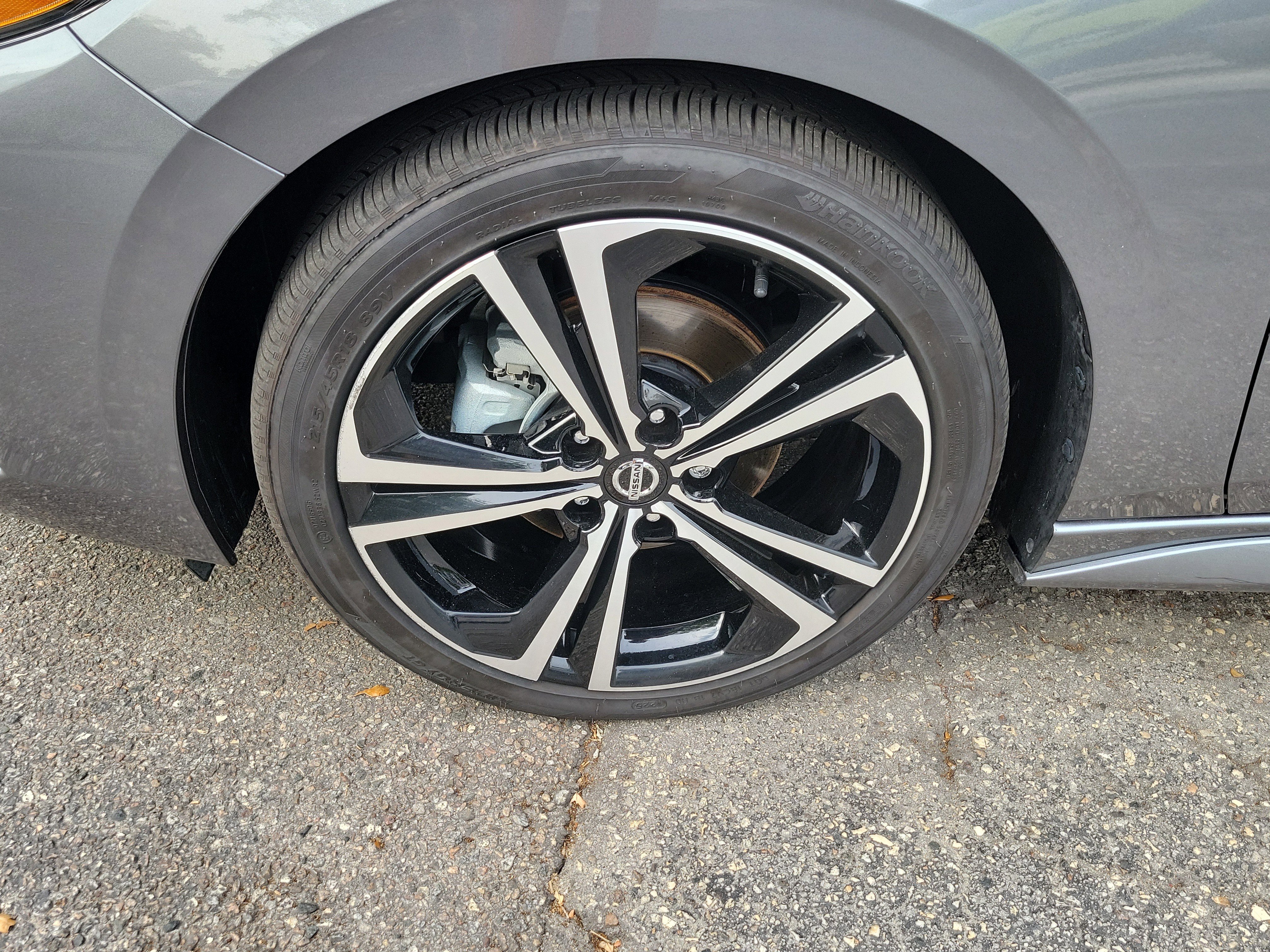 Used 2023 Gun Metallic Nissan SR image 4