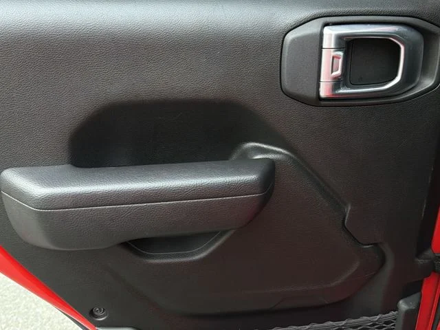 Used 2022 Red Jeep Sport image 23