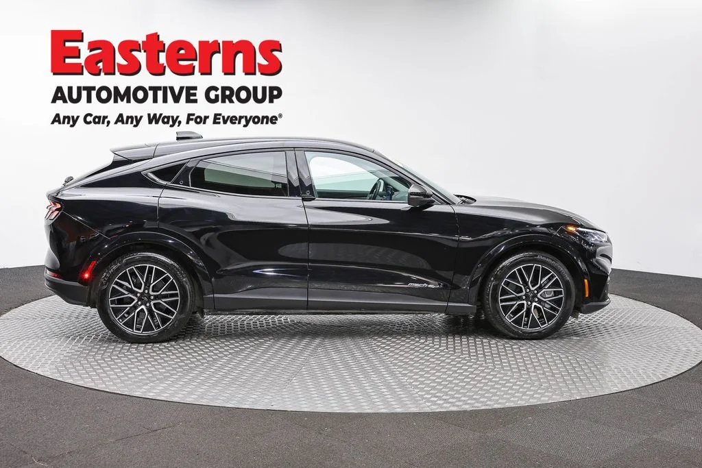 Used 2025 Black Ford Premium image 4
