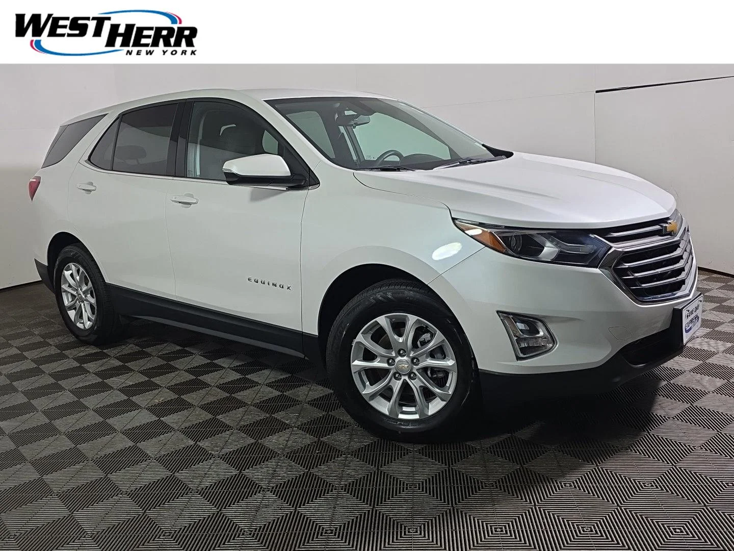 Used 2019 Iridescent Pearl Tricoat Chevrolet LT image 1