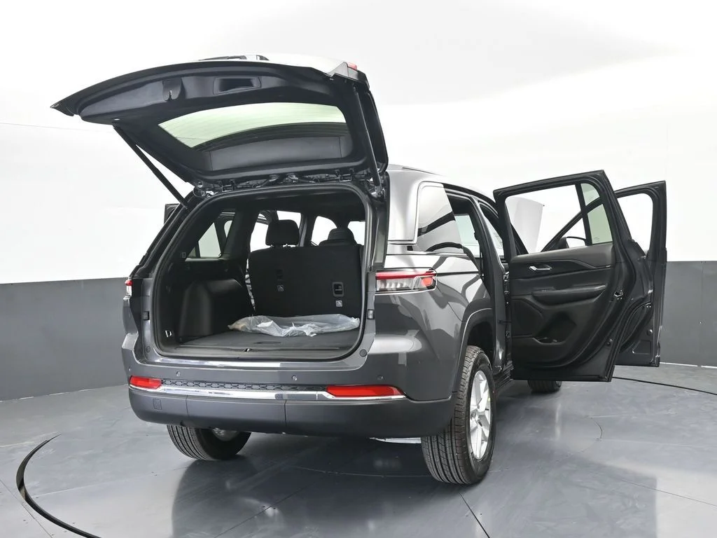 New 2026 Baltic Gray Metallic Clearcoat Jeep Laredo X image 72