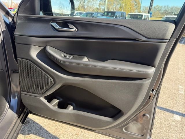 New 2025 Baltic Gray Metallic Clear-Coat Exterior Paint Jeep Altitude X image 34