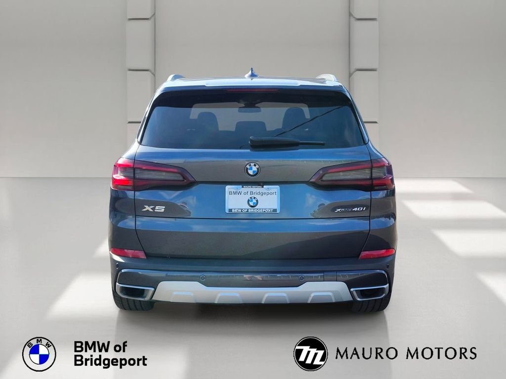Used 2021 Gray BMW xDrive40i image 5
