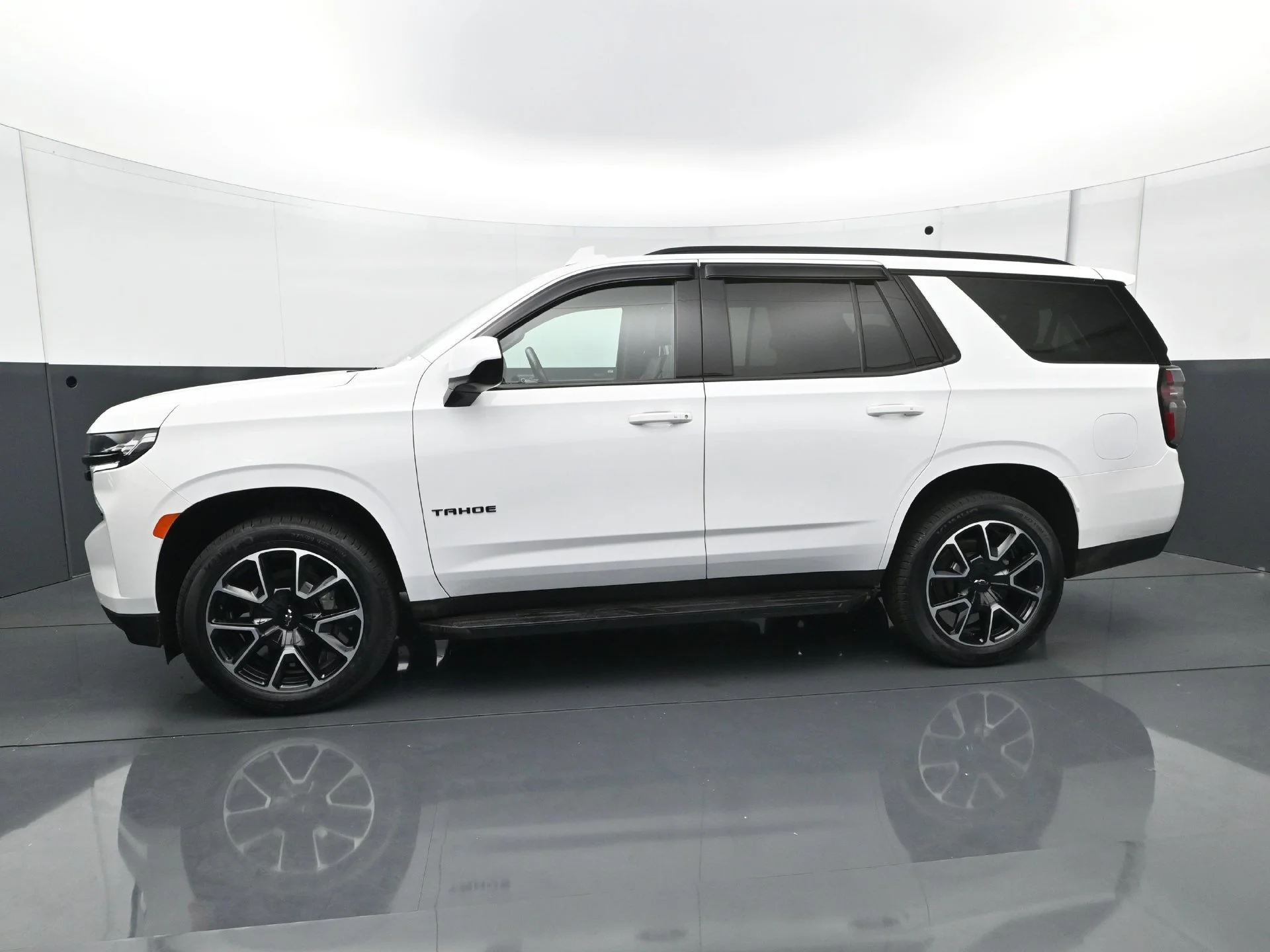 Used 2024 Chevrolet Tahoe RST with VIN 1GNSKRKD0RR241869 for sale in Minneapolis, Minnesota