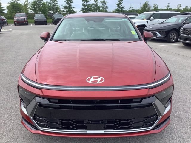 New 2025 Red Hyundai SEL image 2