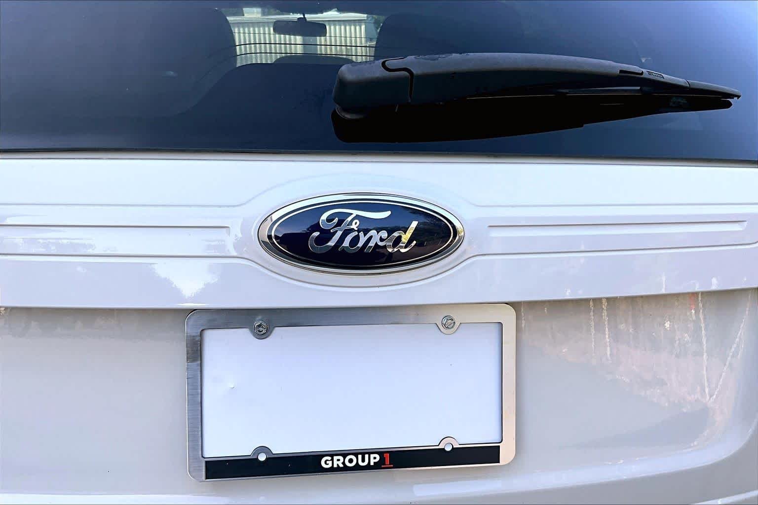 Used 2013 White Suede Ford SE image 30