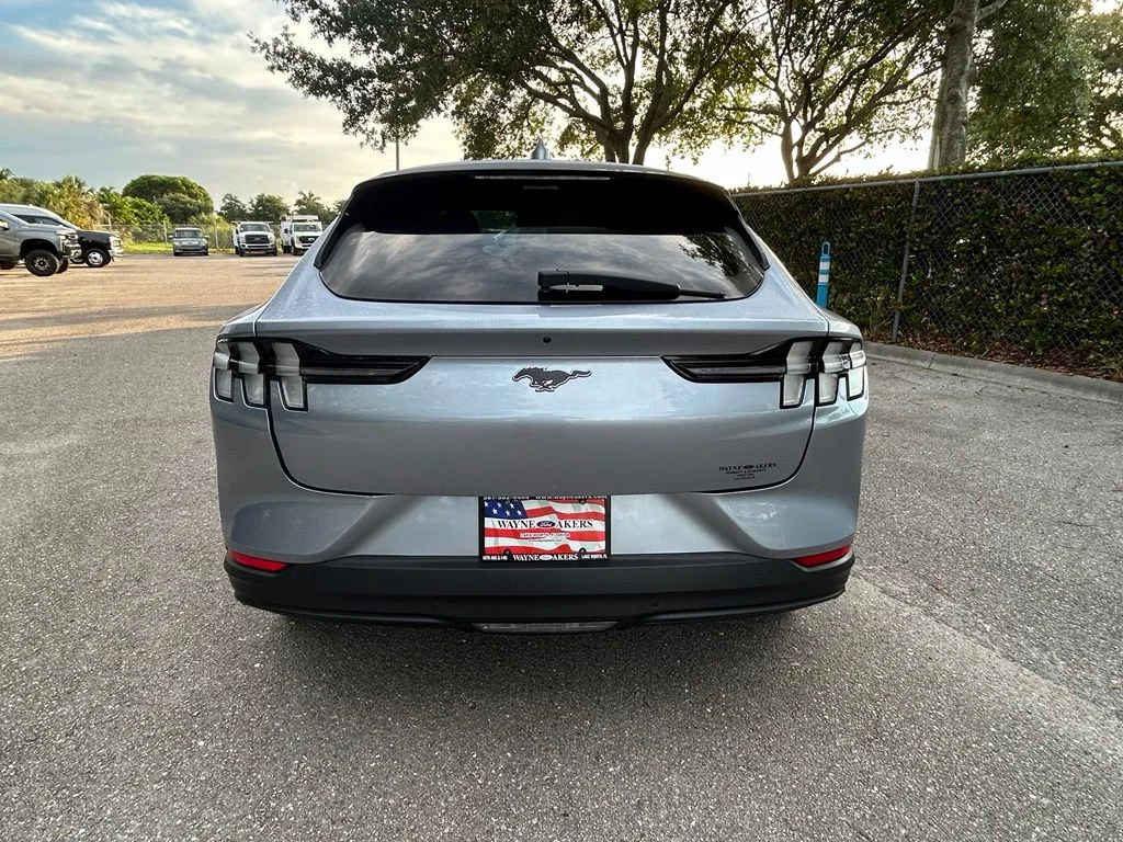 Used 2022 Ice Blue Ford Select image 5