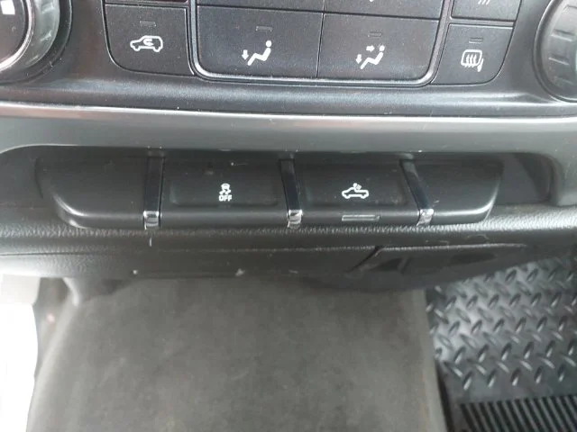 Used 2014 Black Chevrolet LT image 27
