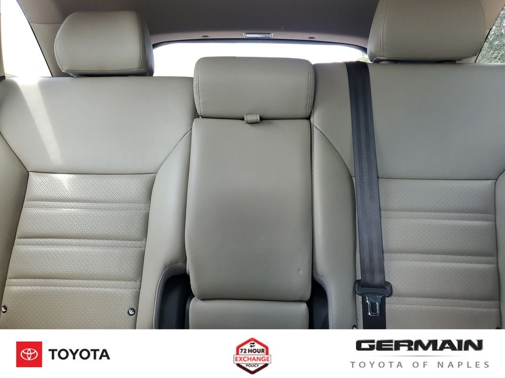 Used 2019 White Kia EX image 32