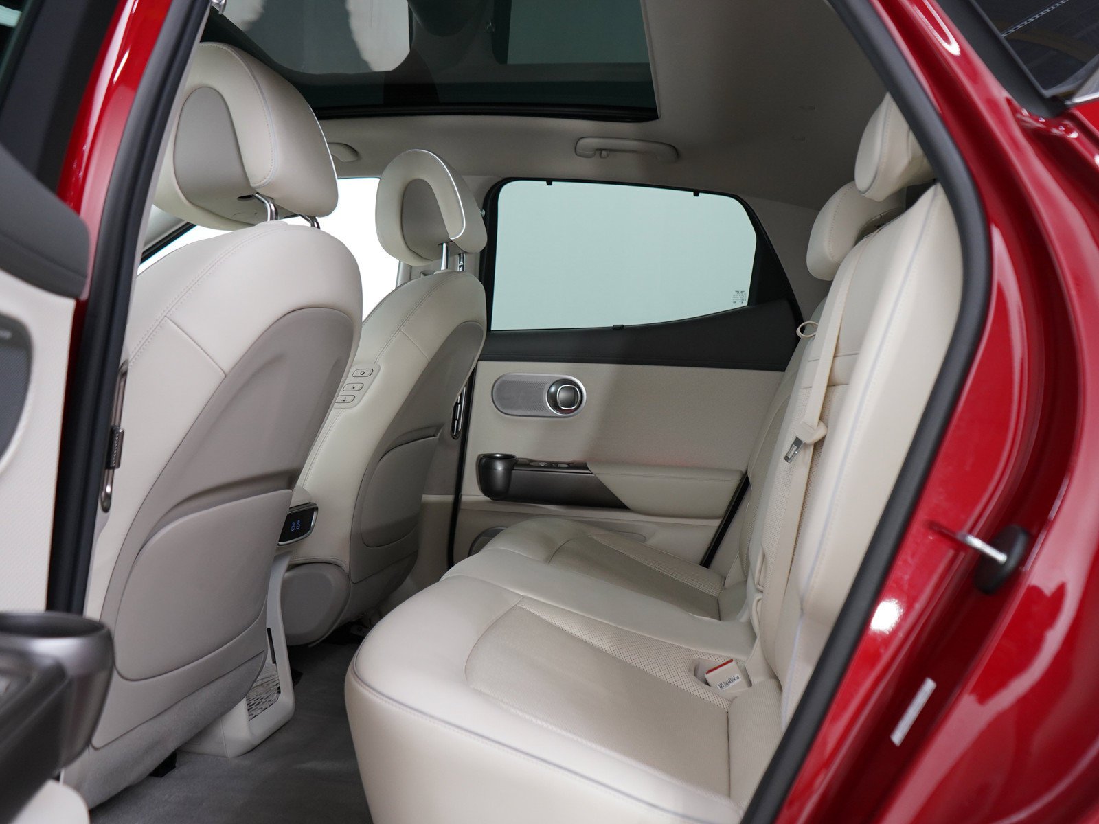 Used 2023 Mauna Red Genesis Advanced AWD image 18