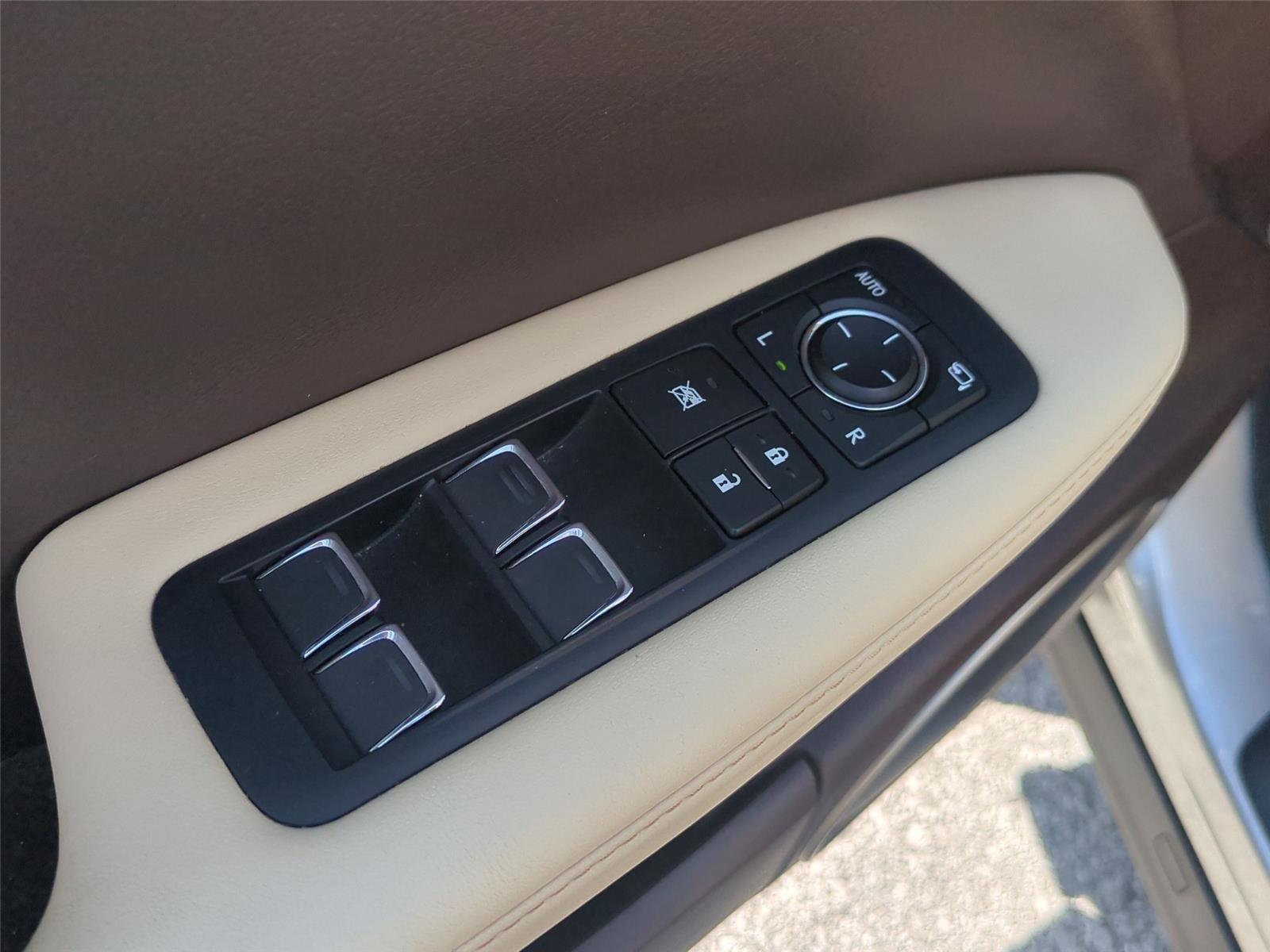 Used 2018 Atomic Silver Lexus RX 350L image 16