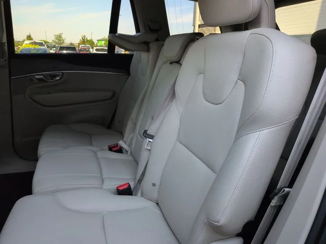 Used 2023 Onyx Black Metallic Volvo  image 25