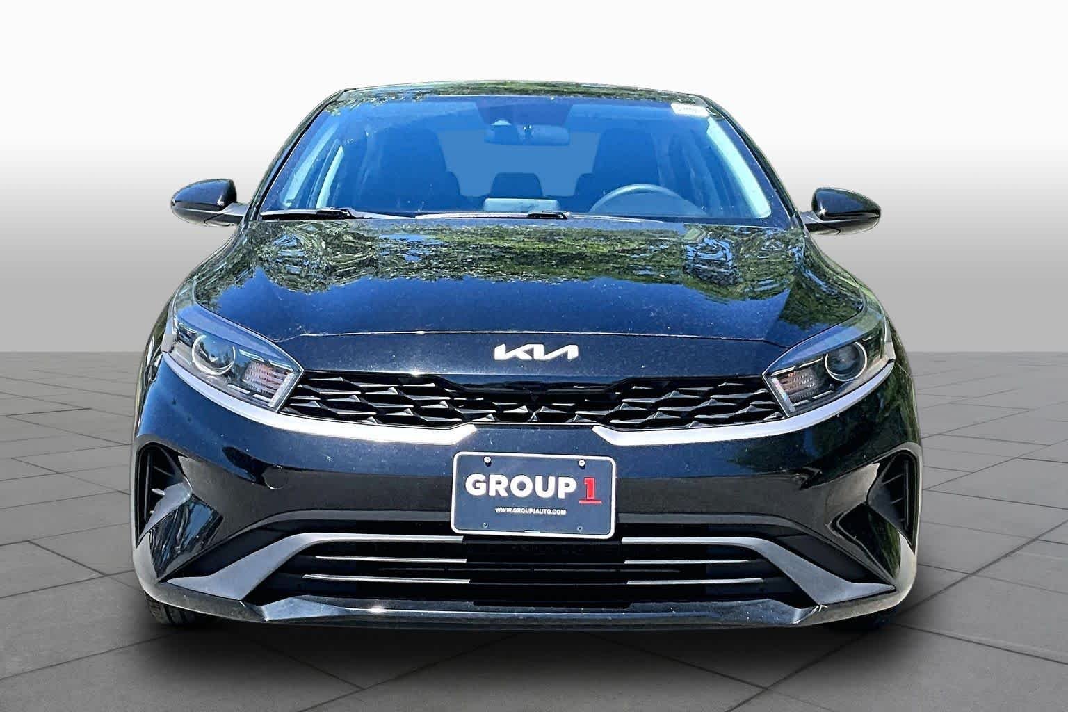 Used 2024 Aurora Black Kia LXS image 4