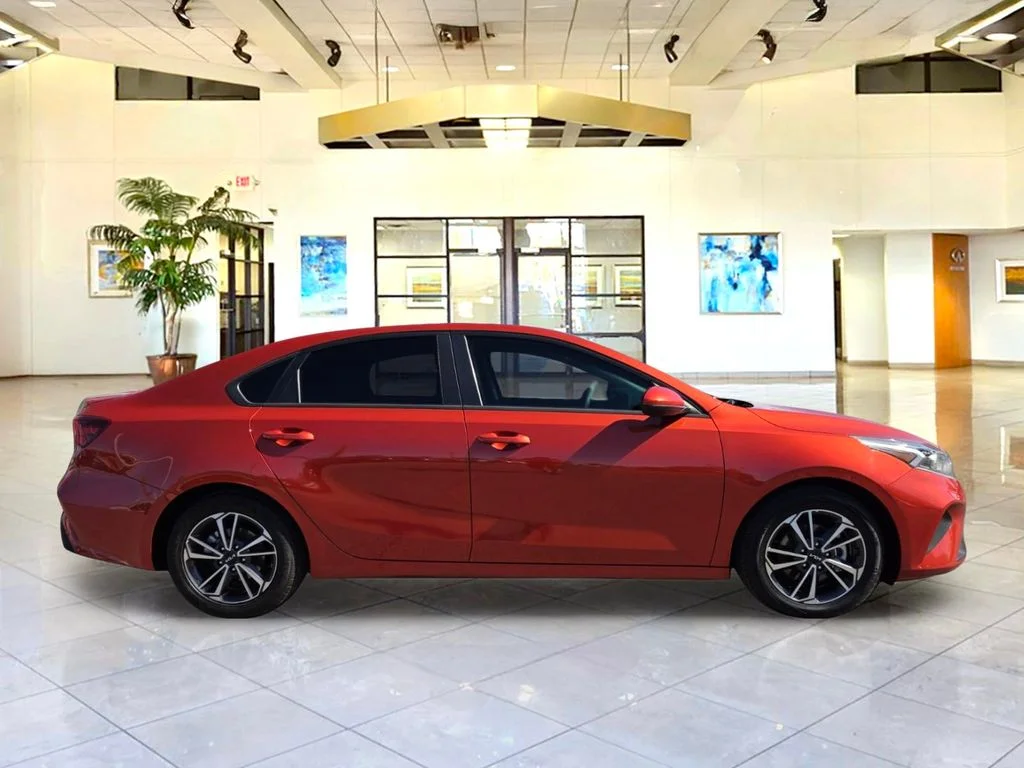 Used 2024 Red Kia LXS image 4