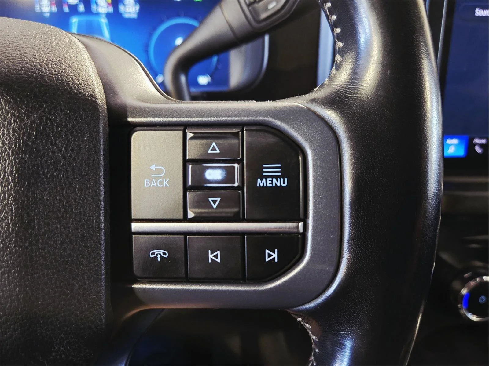 Used 2024 Iconic Silver Ford LARIAT image 30