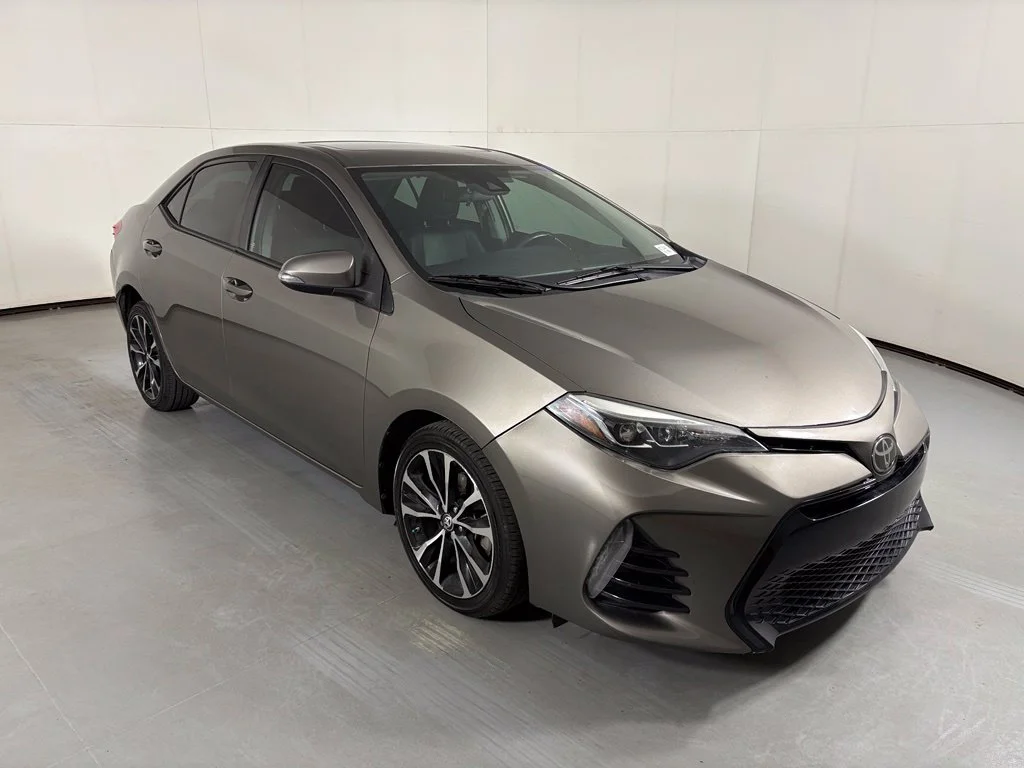 Used 2018 Gray Toyota SE image 2