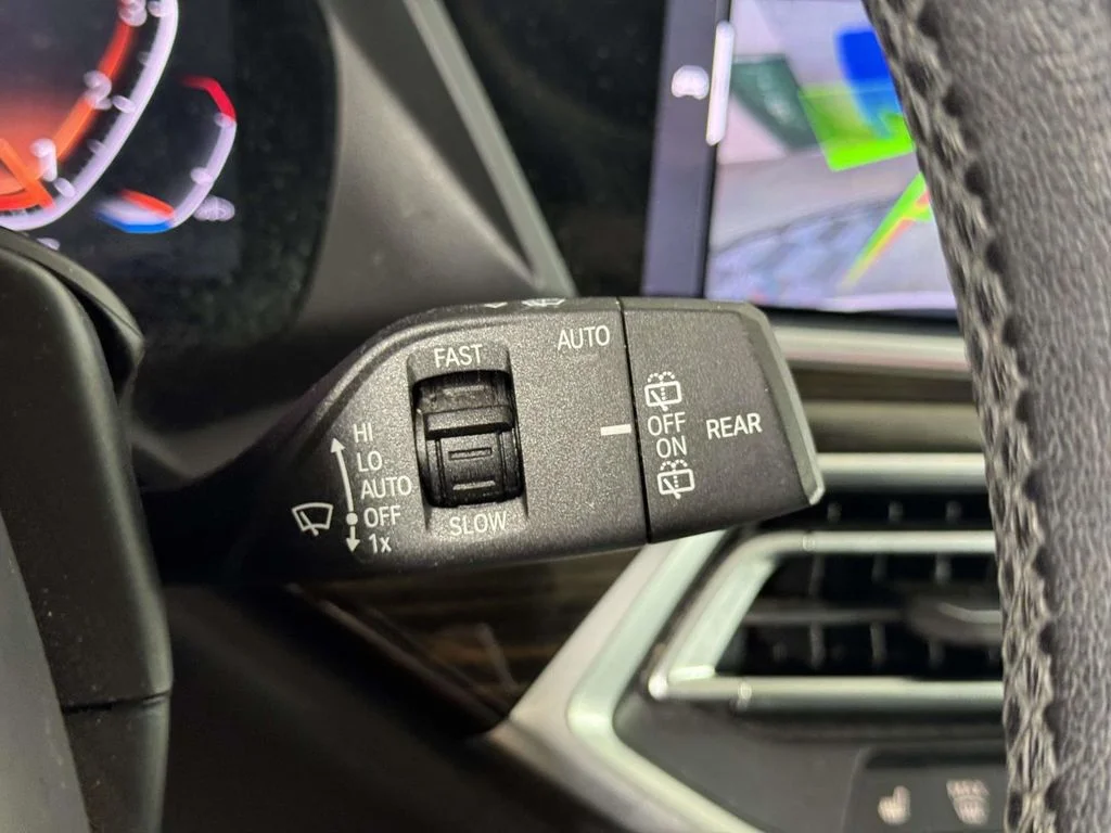 Used 2020 White BMW xDrive40i image 24