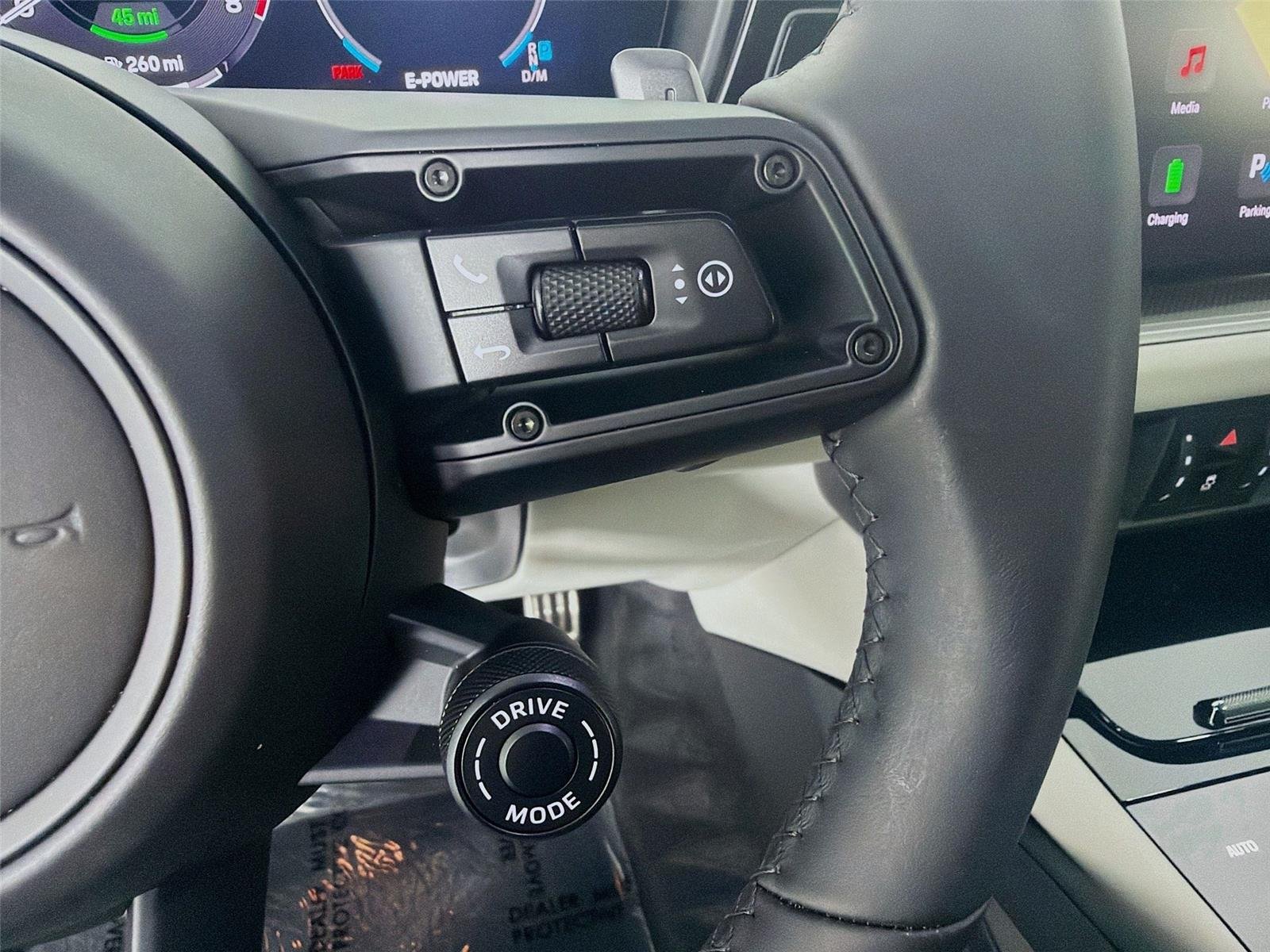 Used 2025 Chalk Porsche S E-Hybrid image 14
