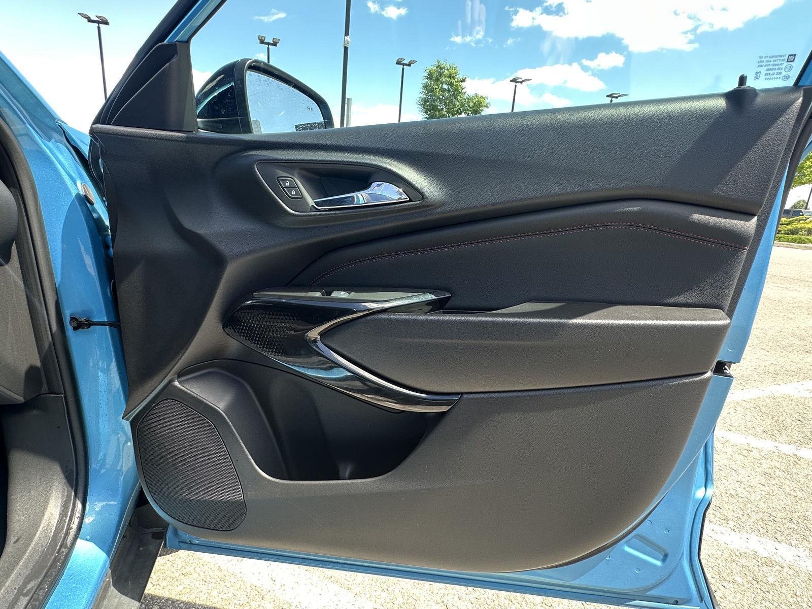 Used 2025 Marina Blue Metallic Chevrolet 2RS image 30