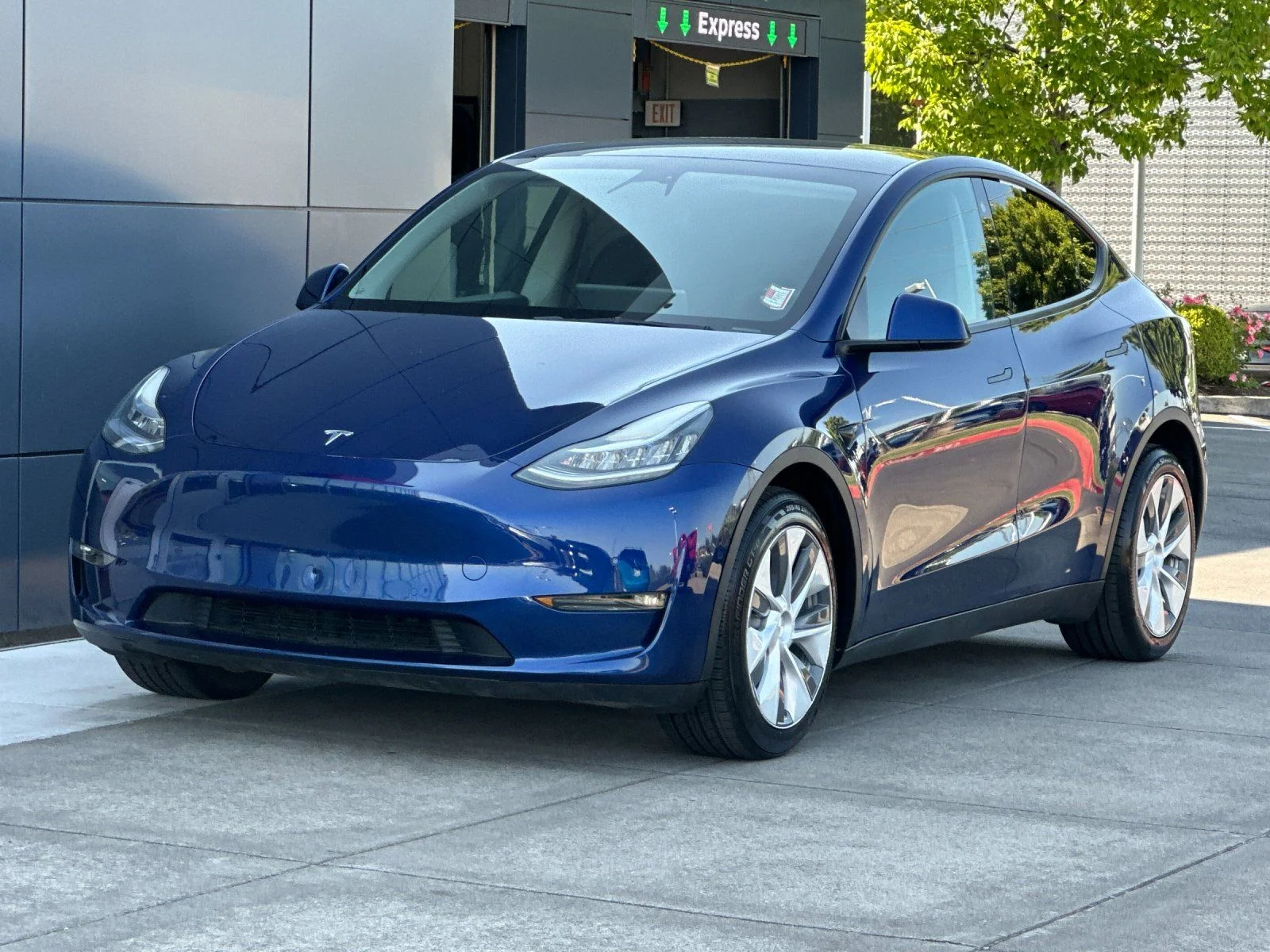 Used 2022 Blue Tesla Long Range image 7