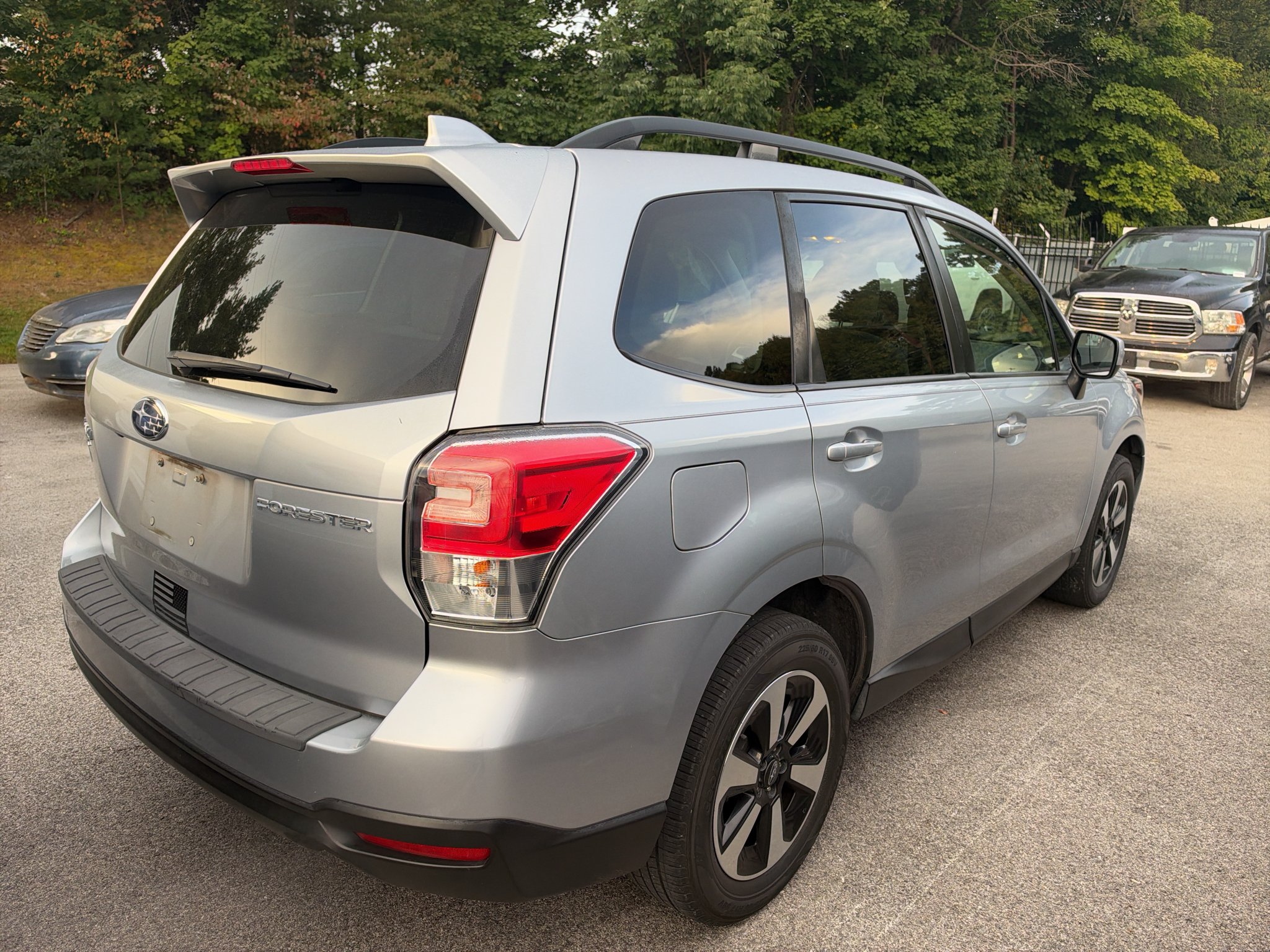 Used 2018 Ice Silver Metallic Subaru Premium image 5