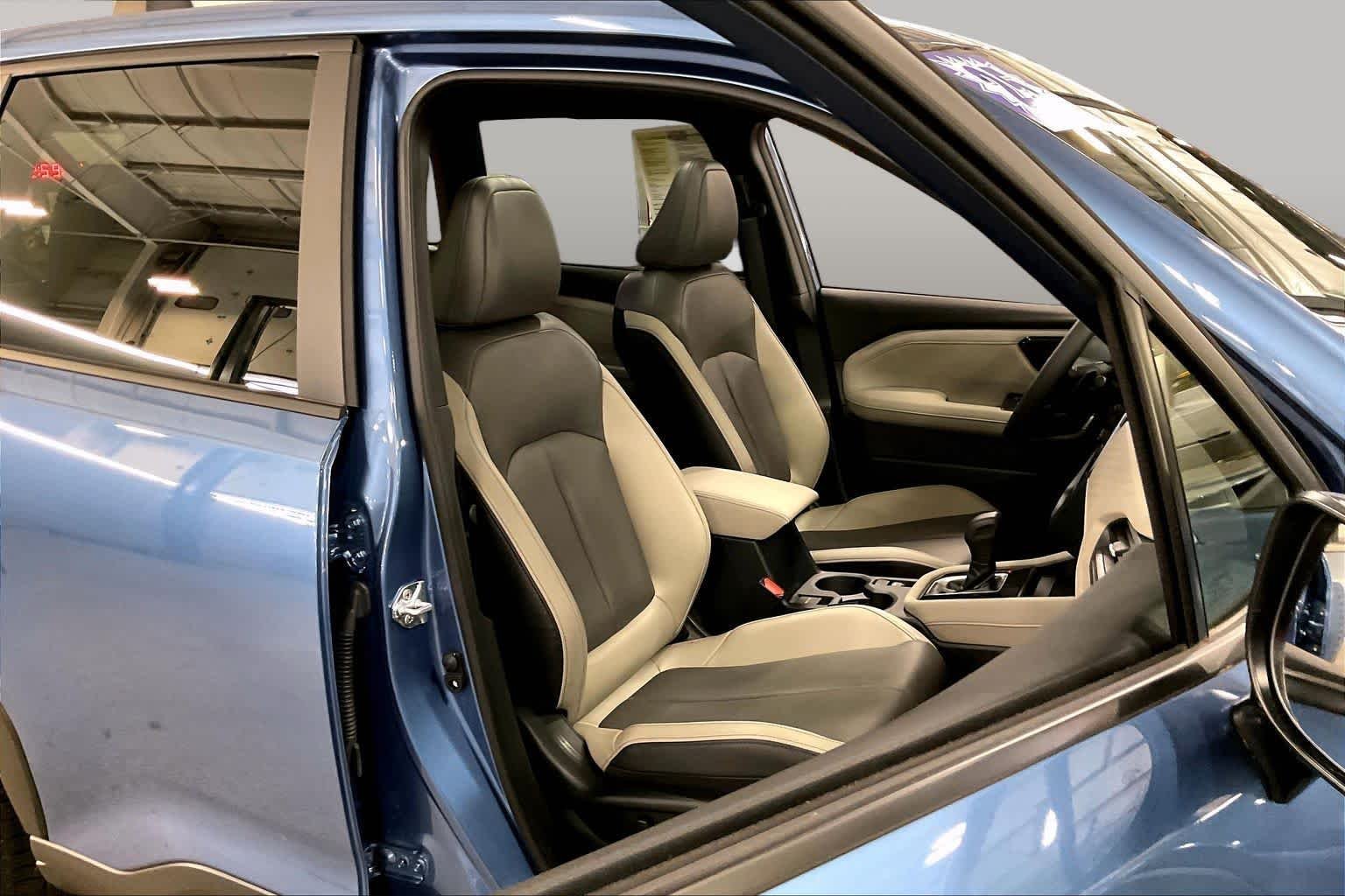 Used 2025 Horizon Blue Pearl Subaru Limited image 8