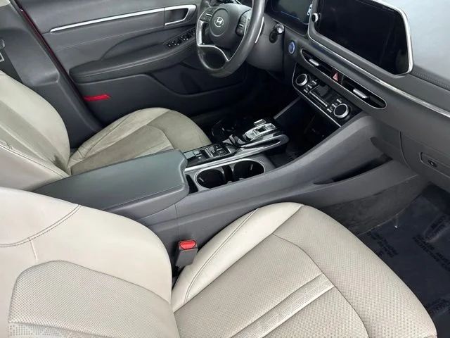 Used 2020 Red Hyundai Limited image 21