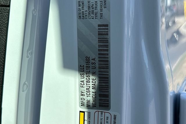 New 2026 Bright White Clear-Coat Exterior Paint Jeep Rubicon X image 25