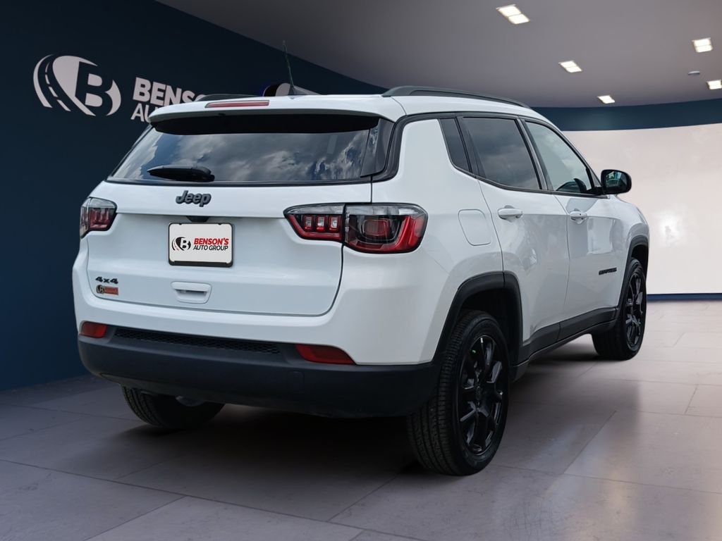 Used 2026 White Jeep Latitude image 5