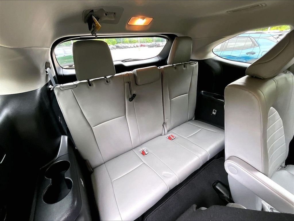Used 2023 Beige Toyota XLE image 17