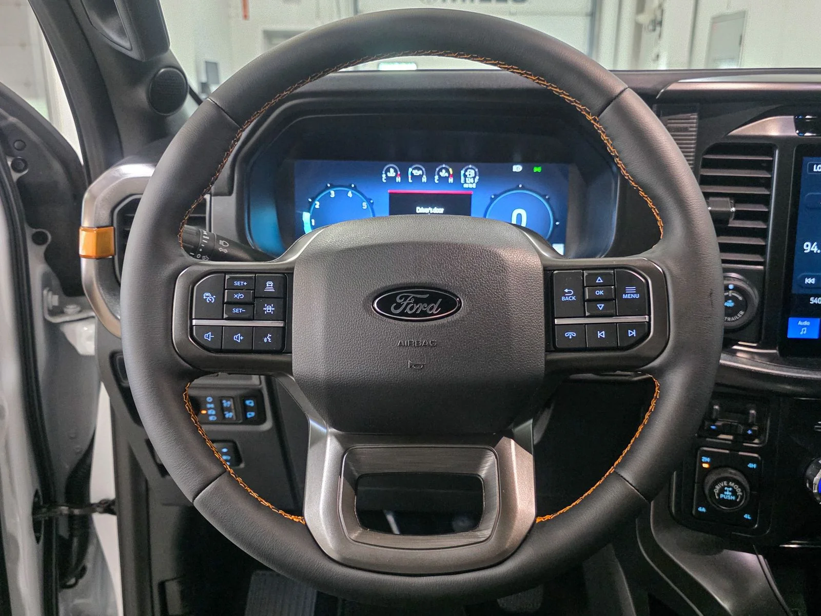 New 2025 Oxford White Ford Tremor® image 32