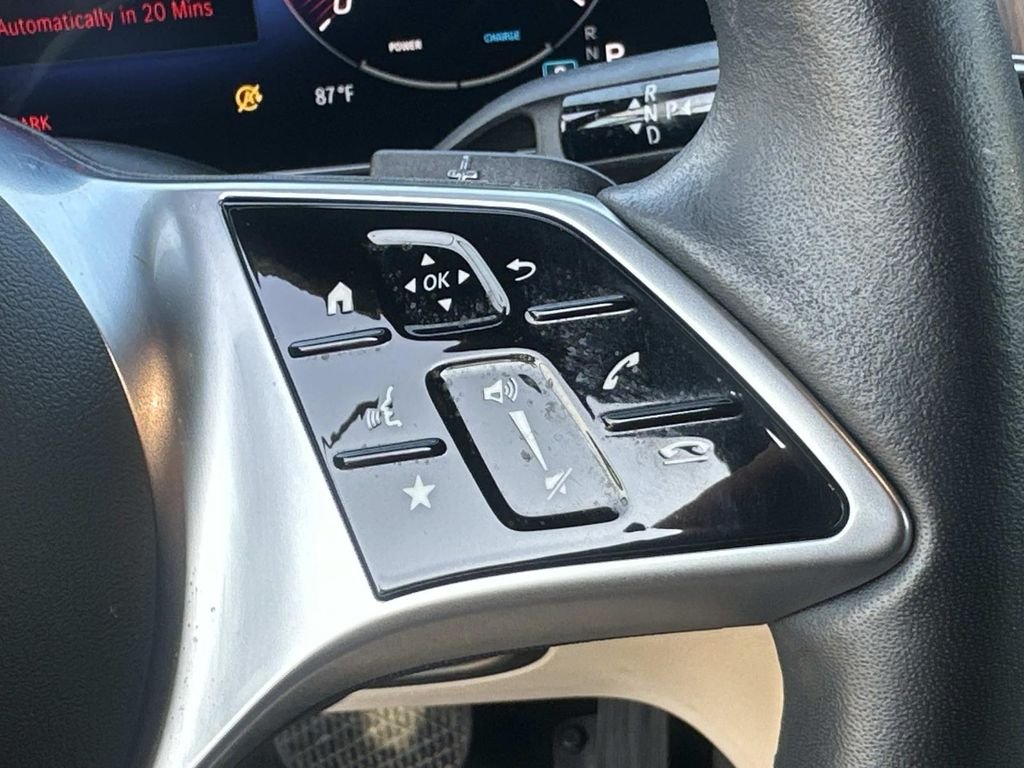 Certified Used 2023  Mercedes-Benz GLC 300 image 27
