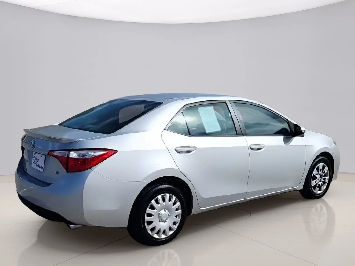 Used 2015 Silver Toyota L image 7