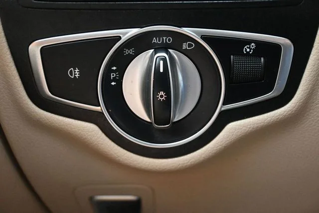 Used 2019 Black Mercedes-Benz GLC 300 image 23