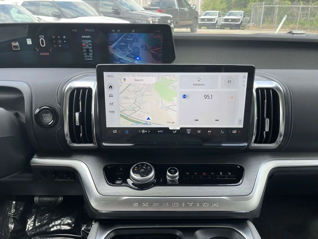 New 2027 White Ford Platinum image 22