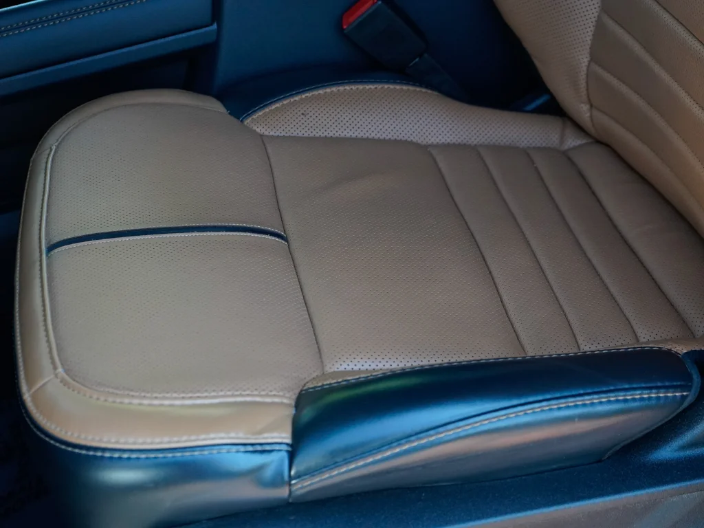 Used 2024 Agate Black Metallic Ford Platinum image 22