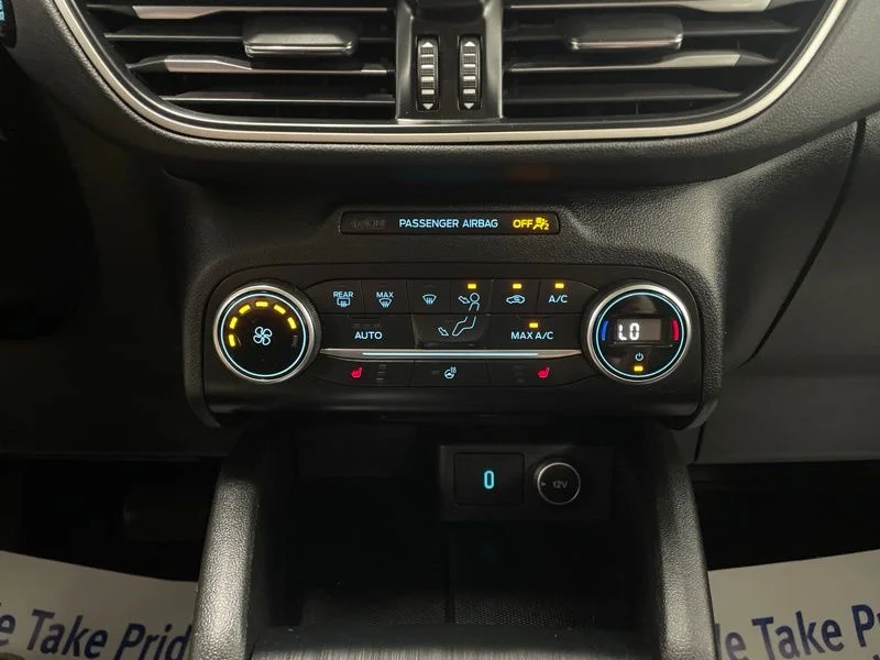 Used 2020 Black Ford SEL image 29