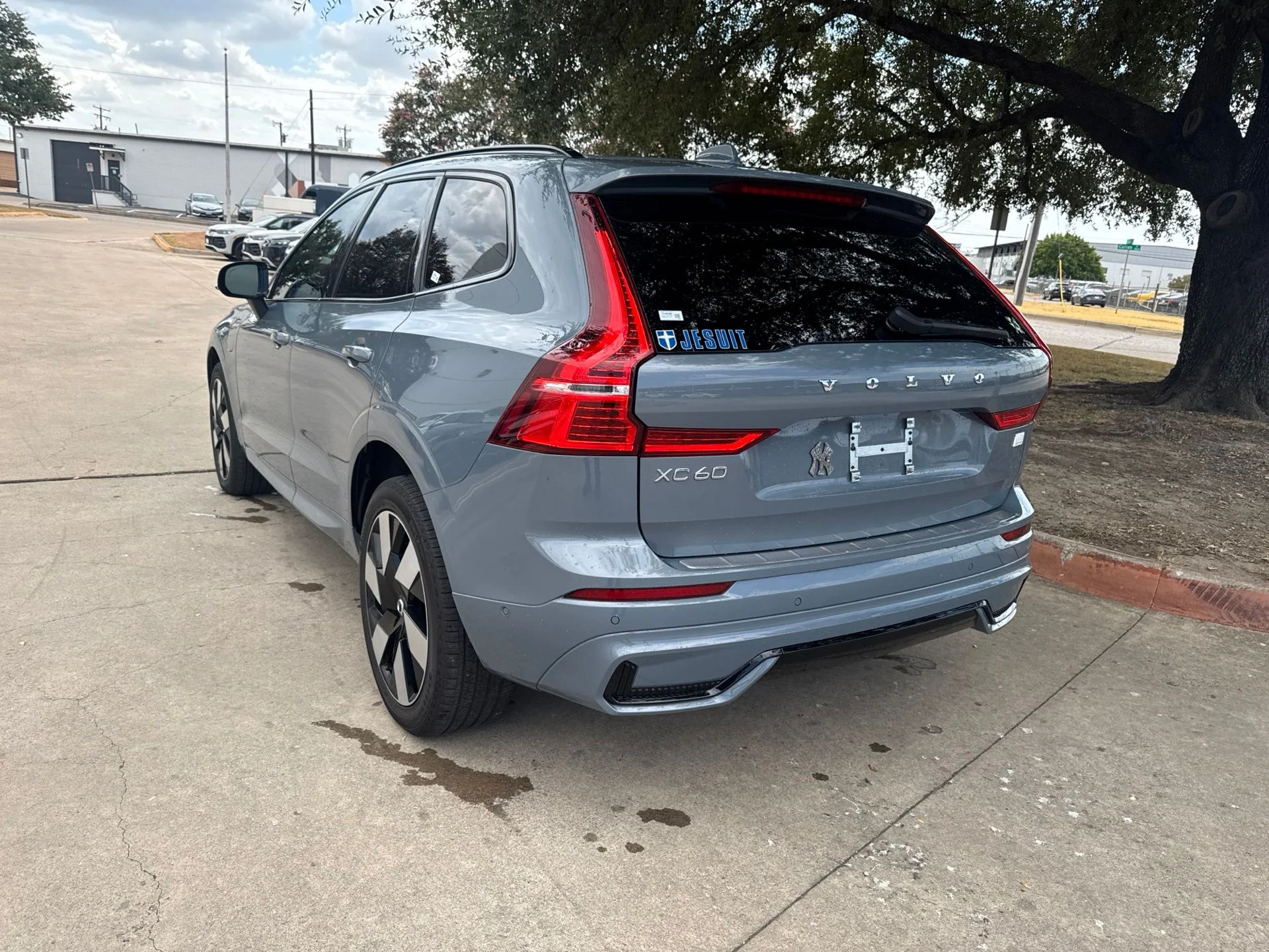 Certified Used 2024 Gray Volvo T8 Plus Dark Theme image 9