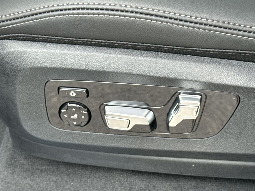New 2026 Green Metallic BMW xDrive40i image 12