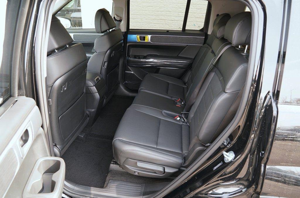 New 2026 Phantom Black Hyundai Limited image 27