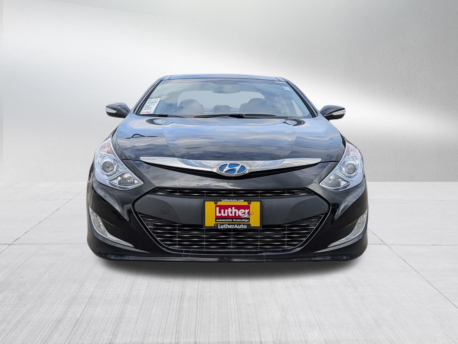 Used 2015 Hyundai Sonata Hybrid Limited with VIN KMHEC4A43FA119570 for sale in Minneapolis, MN