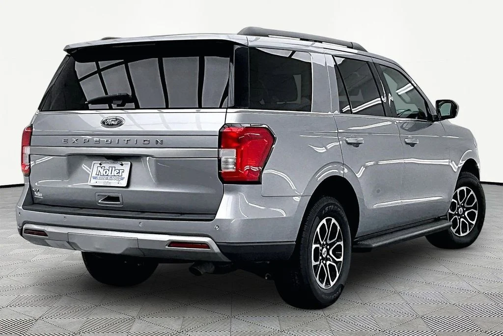 Certified 2024 Ford Expedition XLT with VIN 1FMJU1J83REA41642 for sale in Kansas City