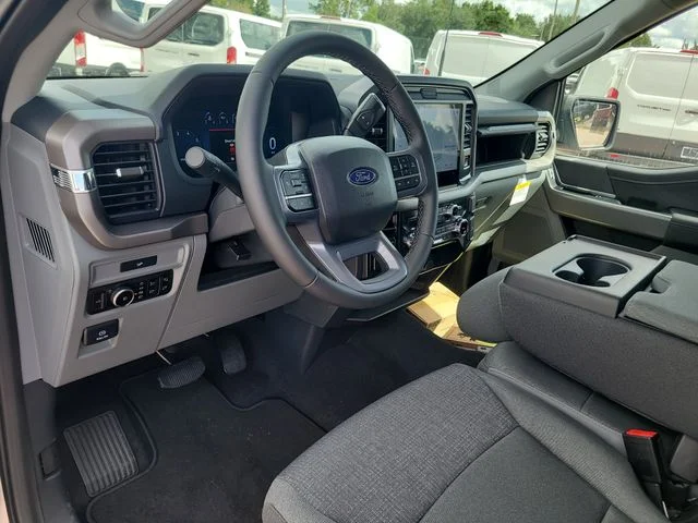 New 2026 Silver Metallic Ford XLT image 18