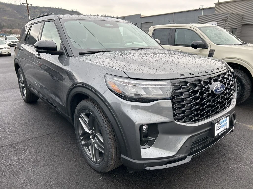 2026 Ford Explorer ST 4WD's photo